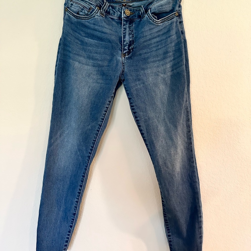 Size 8 Ankle Skinny Jeans